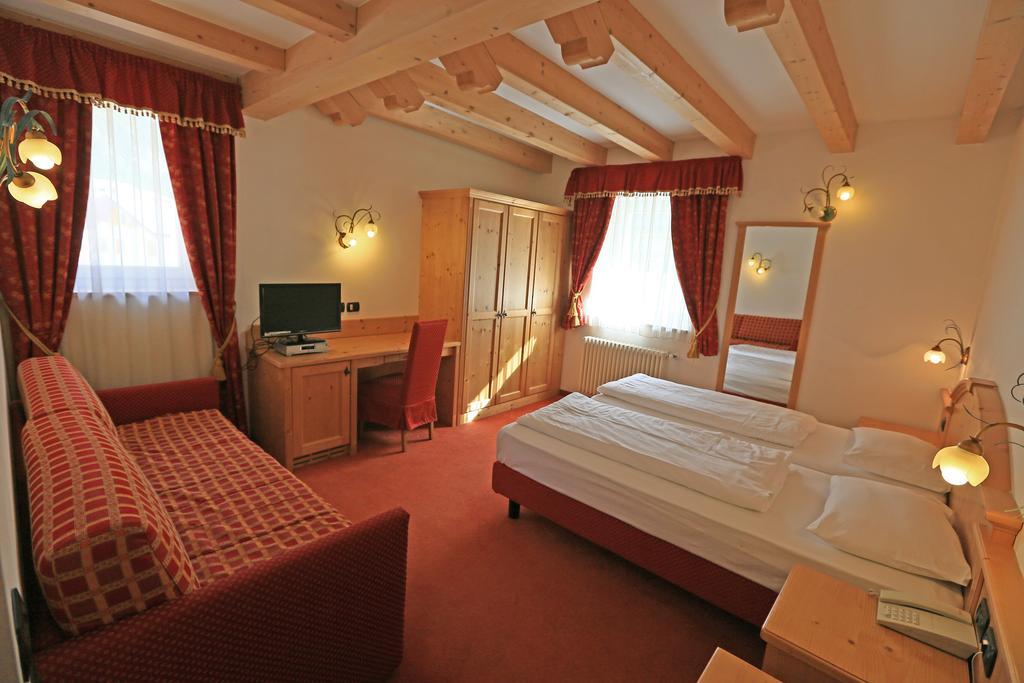 Hotel Laurin Canazei Pokój zdjęcie